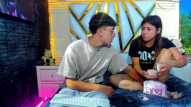 ChanellandMax online show from November 23, 1:35 pm