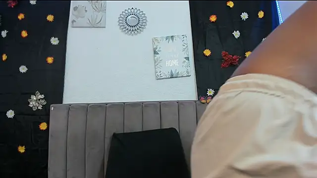 AkariRosetti online show from December 19, 8:56 pm