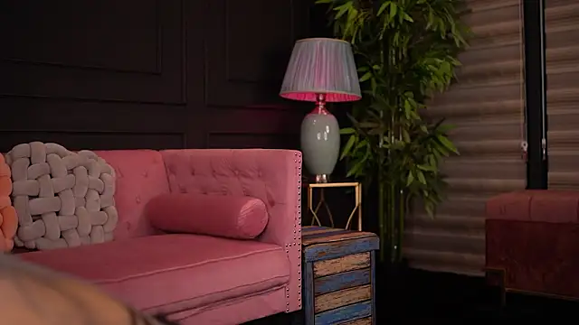 NickyBenz online show from October 31, 7:07 pm