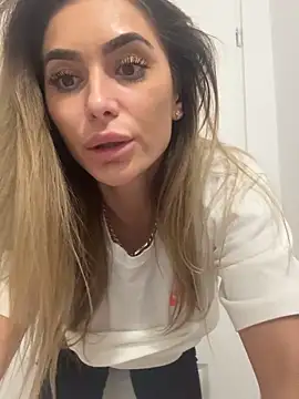 KaseyQuinn  online show from September 9, 8:08 pm