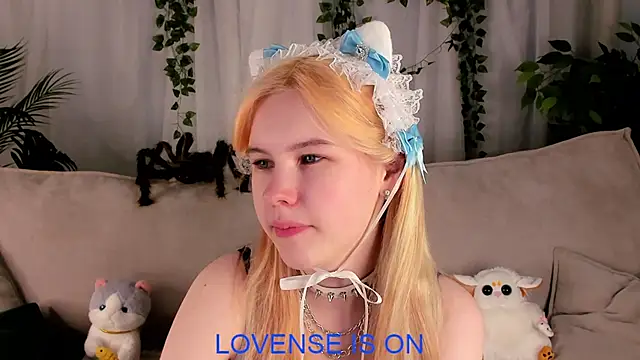 ElizSpieth online show from October 17, 1:42 am