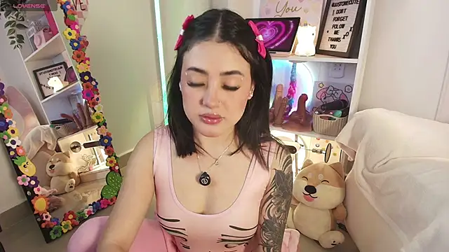 justonecute online show from April 23, 11:29 pm