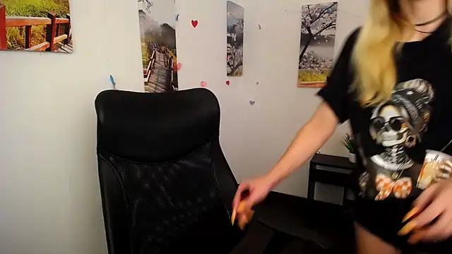 PeppyMia online show from October 16, 10:40 am