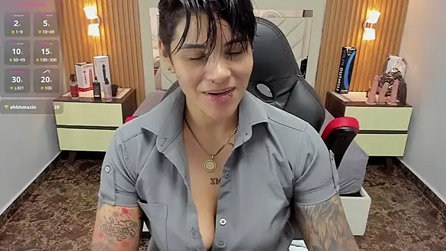 KAROLLJONES1 online show from September 25, 3:27 am