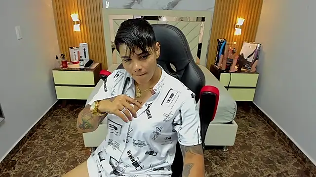 KAROLLJONES1 online show from October 11, 11:07 pm