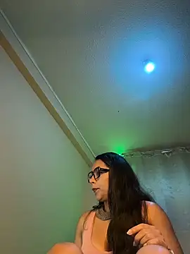 princesaliay online show from March 7, 10:00 am