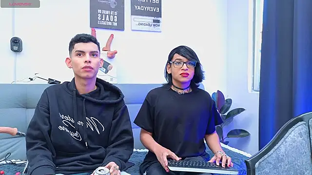 Room 69x online show from May 22, 1:09 pm
