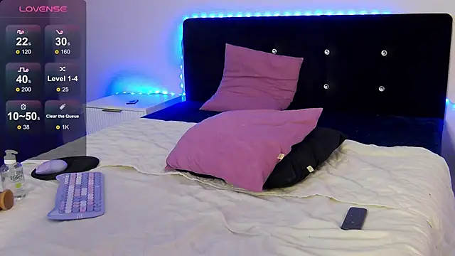 Milla Ciao online show from October 16, 6:38 am