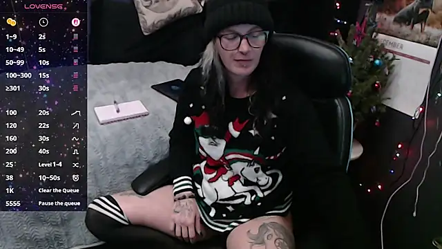 oddywithabody online show from December 20, 7:12 am