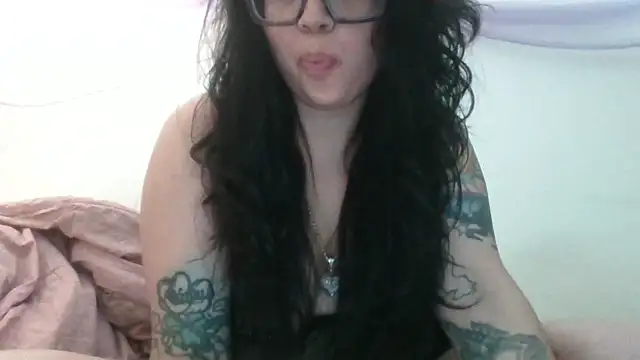 GypsyMamacita online show from June 21, 8:13 pm