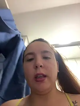 m0ranguinh0s2 online show from June 19, 4:43 pm