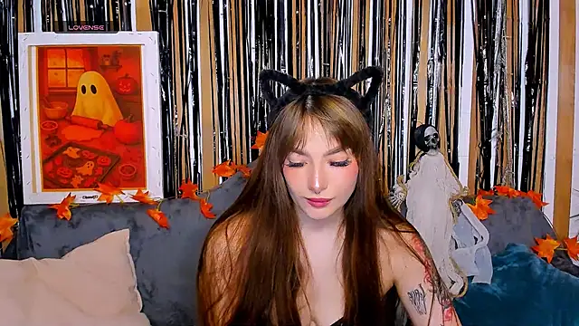 Emily Tylerr online show from October 27, 7:48 am