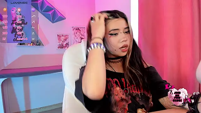 pinkk deemon online show from January 10, 2:00 pm