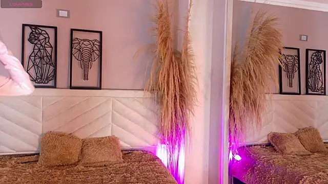 amy miller1 online show from December 2, 8:11 pm