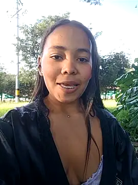 SophiaGuzman online show from October 2, 9:42 pm