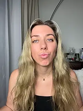 louiseberkeley online show from June 7, 9:05 am