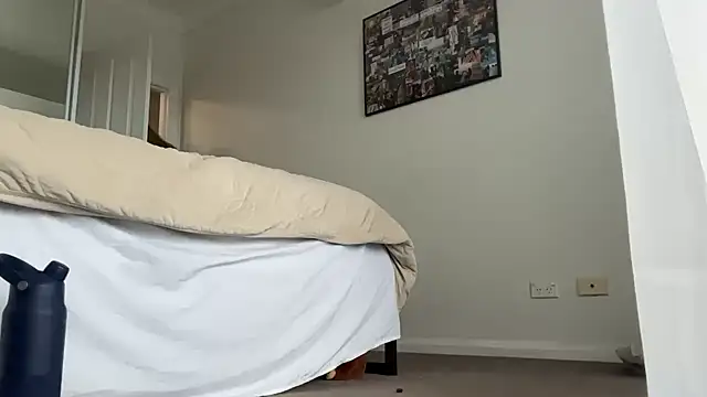 louiseberkeley online show from April 21, 3:24 am