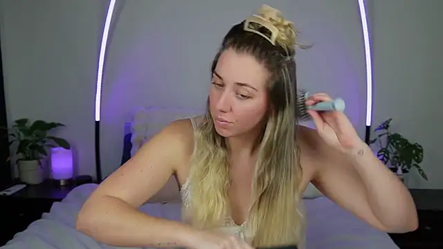 louiseberkeley online show from October 7, 11:58 am