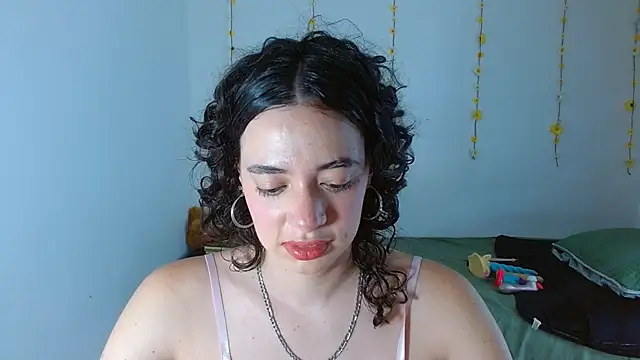 sajecrismaa online show from February 6, 7:39 pm