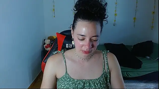 sajecrismaa online show from June 1, 10:10 pm