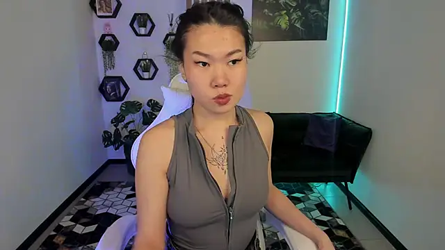 LunaPurrr online show from November 29, 2:15 am