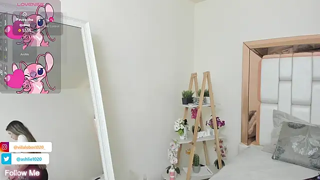 MiaVillalobos online show from September 21, 3:32 pm