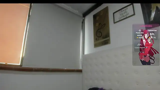 Roxannelorence  online show from October 4, 7:07 pm