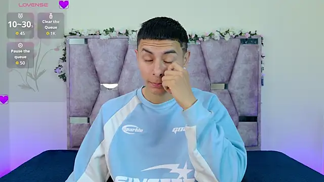 lana and liam  online show from November 14, 9:31 am