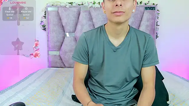 lana and liam  online show from December 17, 10:30 am