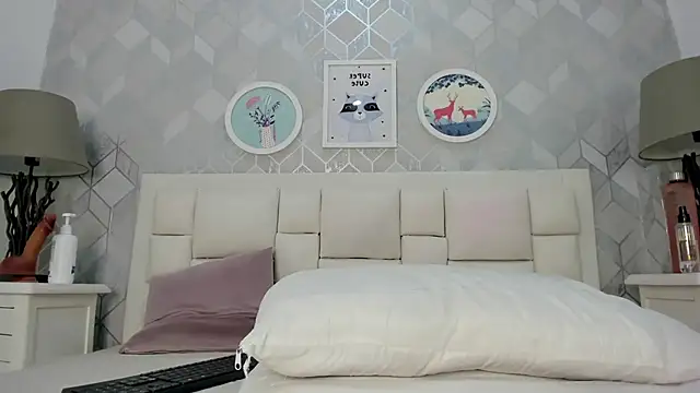 naia cox online show from September 26, 3:59 am