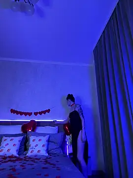 bigJuicyPussy online show from February 13, 1:35 pm