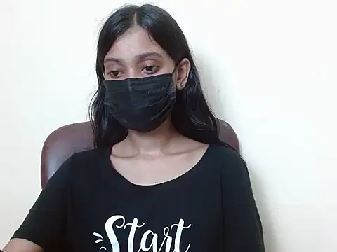 smallcuute online show from September 8, 7:13 pm