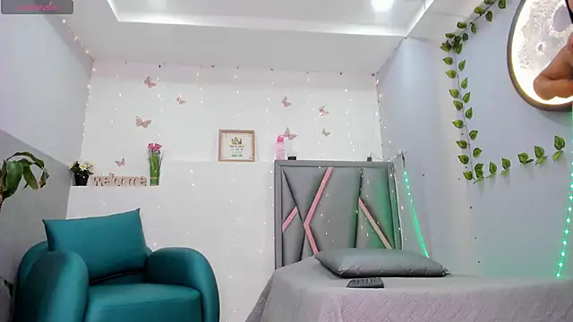 aurora tziu online show from February 10, 3:53 am