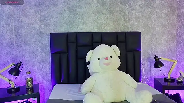 crystaldarliing online show from May 28, 4:16 pm