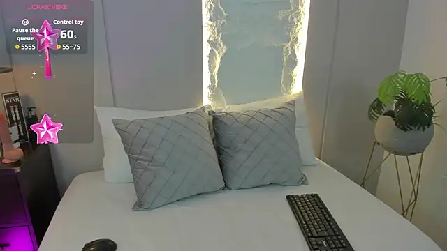 Clara Luu online show from October 17, 2:37 am