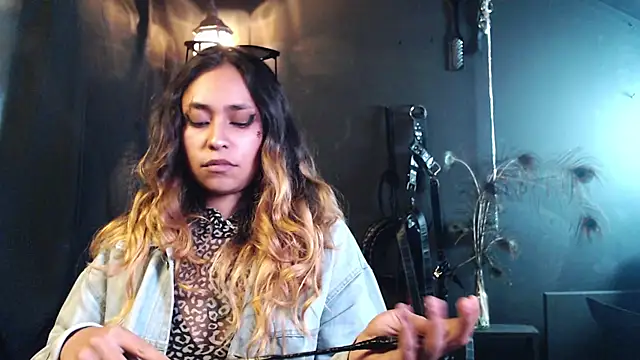 SabaTheCourtesan online show from October 16, 6:27 am