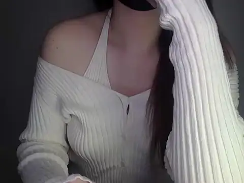 Mia 8 online show from April 9, 5:29 pm