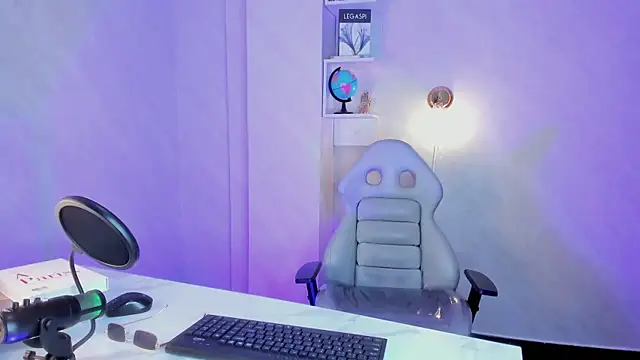 EmmaStonns online show from September 16, 2:03 pm