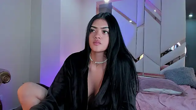 EmmaStonns online show from October 3, 2:00 pm