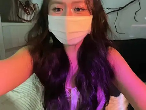 LINNIE05 online show from January 12, 10:42 am