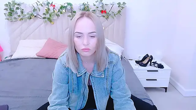 LiluMoon   online show from April 27, 11:18 am