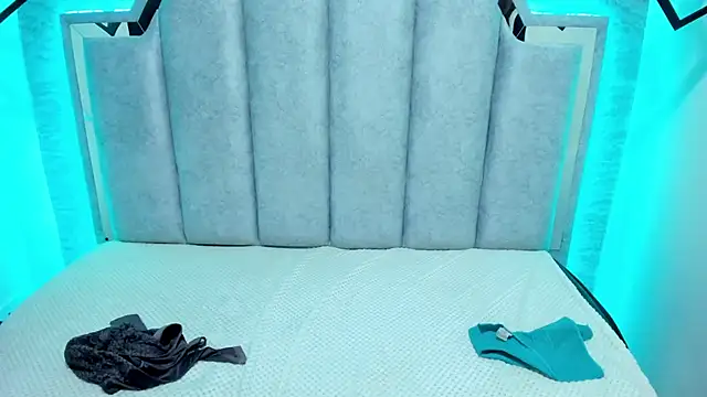  Emily rosee  online show from October 4, 1:39 pm