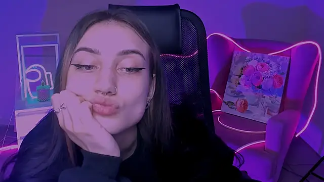 olivianorton online show from October 11, 12:30 pm