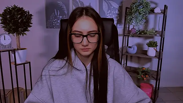 olivianorton online show from October 12, 3:14 pm