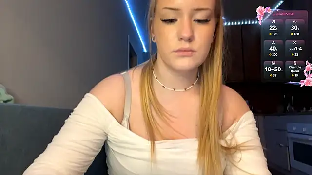 PandaFluff online show from December 17, 7:51 pm