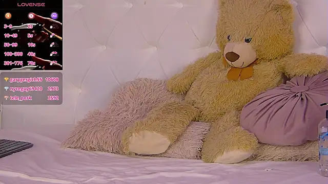 IsisQueen online show from October 27, 3:18 pm