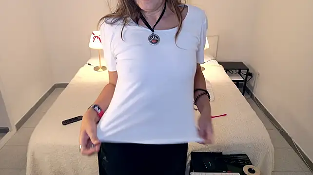 DaisyDea online show from October 7, 4:11 pm