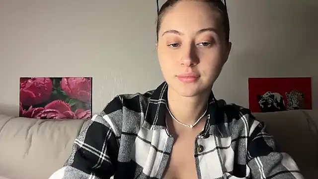StellarAlice online show from June 24, 10:20 pm