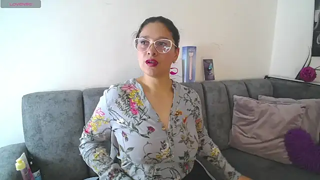 Alana steel 1 online show from March 5, 8:15 pm