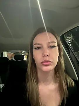 Chloemillerrxx online show from November 21, 8:33 pm